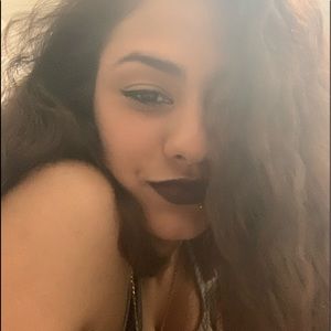 Meet your Posher, Vanessa